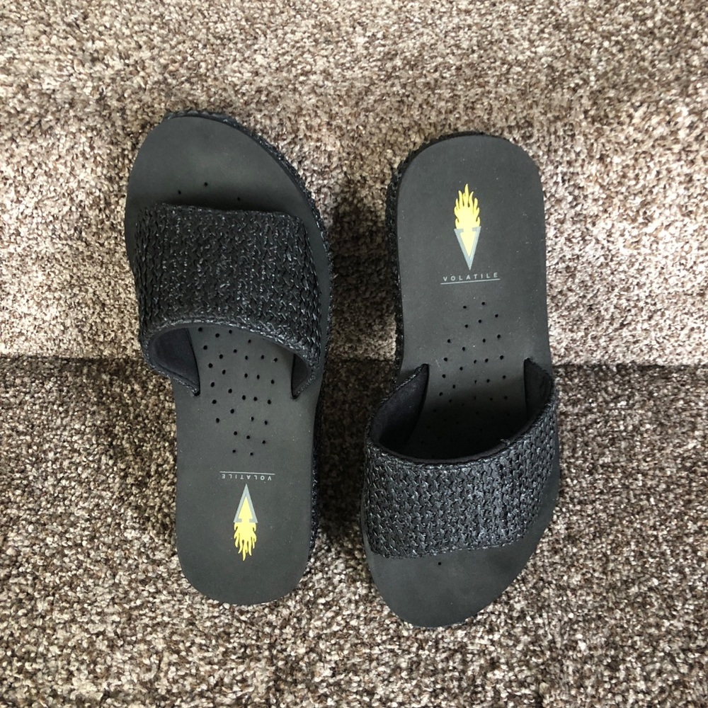 Volatile Black Danni Size 7M